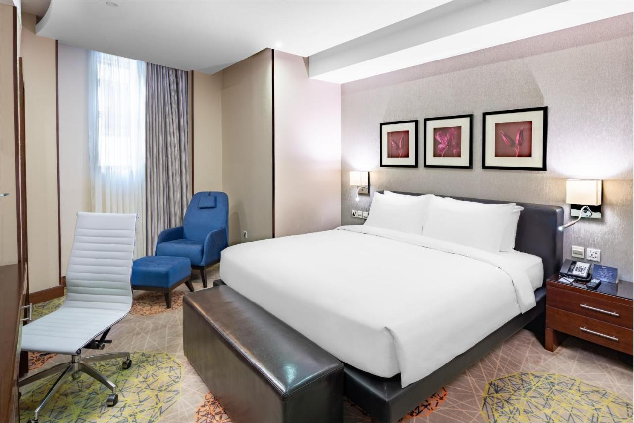 होटल Radisson Blu Plaza 4*