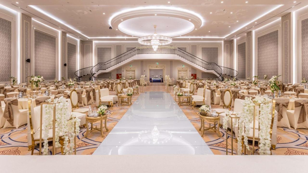 Radisson Blu Plaza होटल
