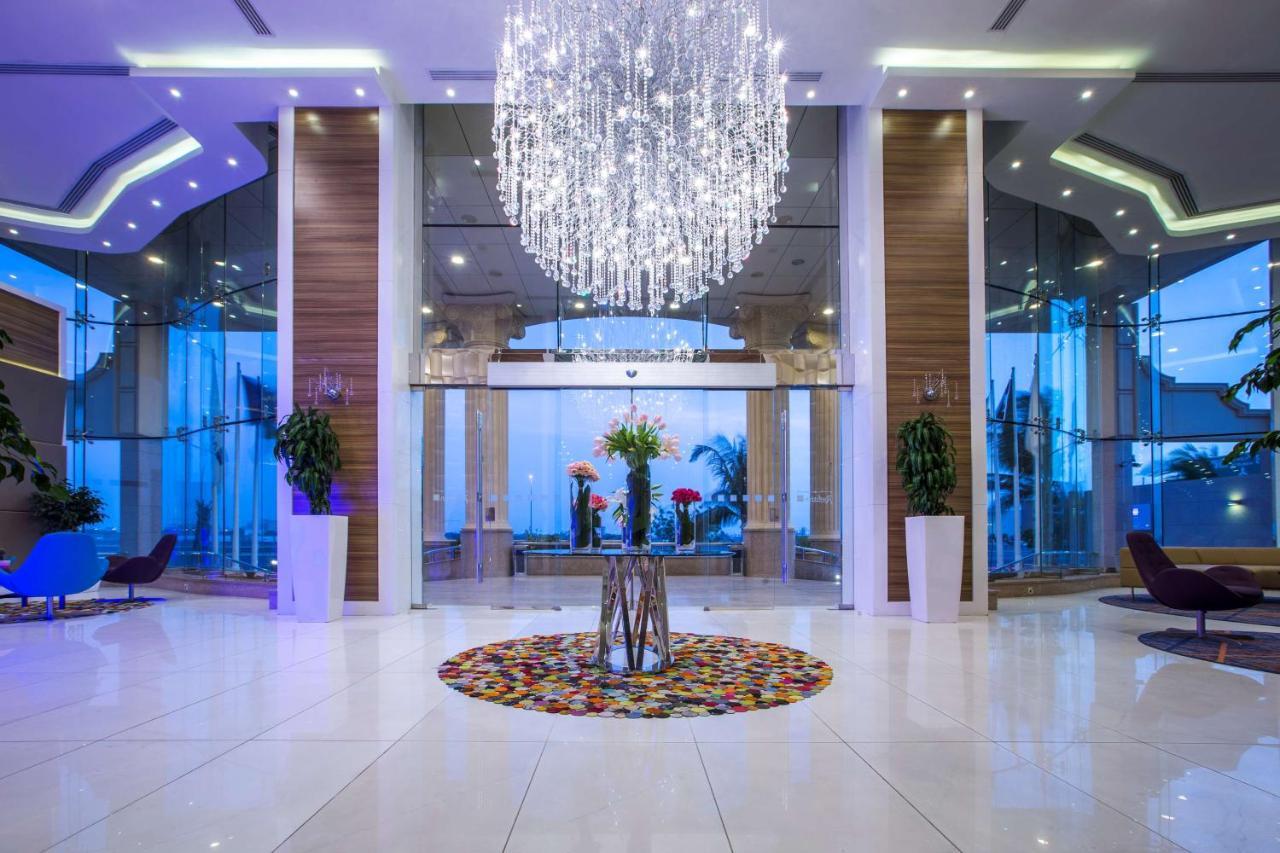 Radisson Blu Plaza होटल