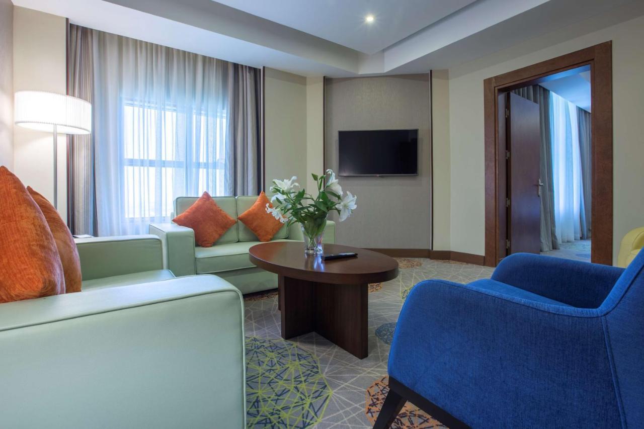 Radisson Blu Plaza 4*